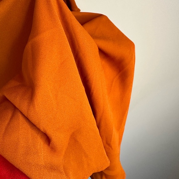 Calvin Klein Burnt Orange Flowy and Feminine Ladies Size Med Short Sleeve Blouse - Picture 2 of 8